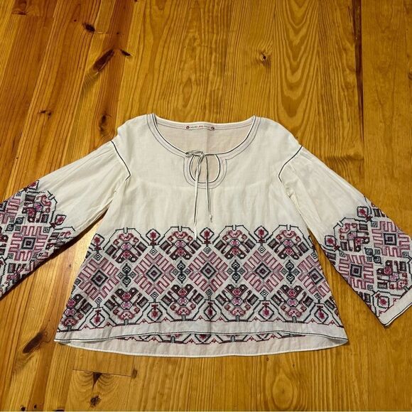 CHELSEA AND VIOLET Embroidery Top White And Pink Womens SIZE Medium - Picture 3 of 10